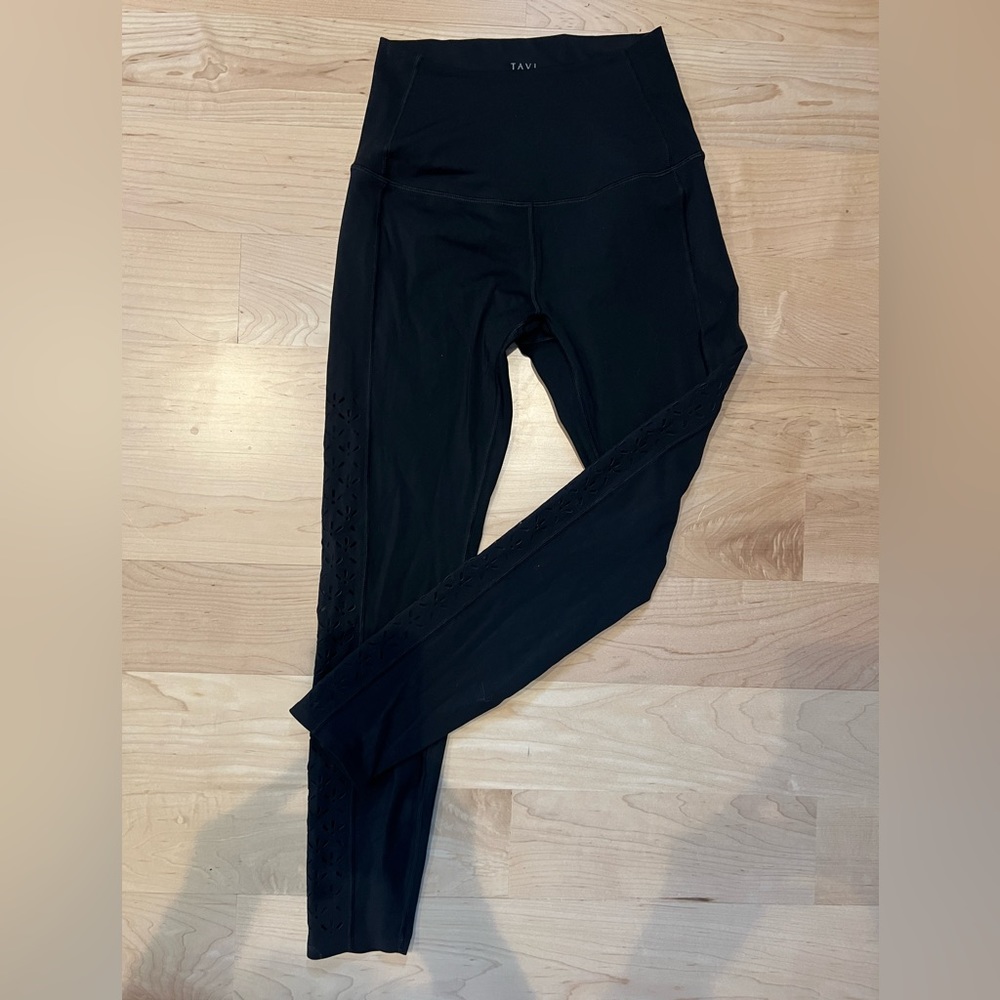 Tavi noir, black legging, with cutout detail on sides, NWOT, S